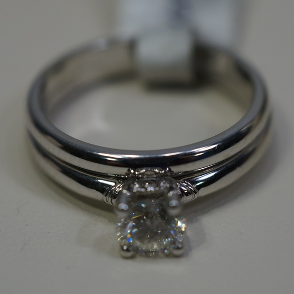 14KW Gold 1/2 Carat Solitaire Diamond & band set - Picture 3 of 6